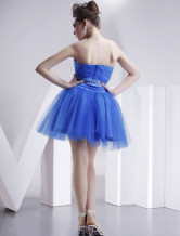 Robe de cocktail d'été sans bretelles au perlage satin et jupe en tulle