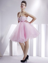 Robe de cocktail en rose charmant sans bretelles en satin et organdi avec perle 
