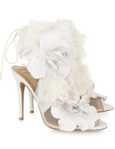 Sandales blanches à talons hauts avec applique de filet et bandage 
