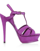 Sandales en fuchsia à talons hauts en peau de mouton 