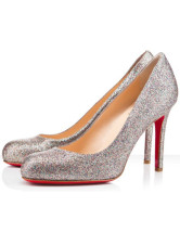 Escarpins sexy d'argent et à talons hautsn avec paillettes 