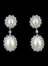 Beautiful Alloy Rhinestone Imitated Pearls Earrings And Necklace 