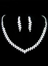 Classic Silver Rhinestone Alloy Earrings And Necklace 