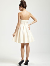 Robe de cocktail de livraison rapide en joli champagne de longueur à genou en satin 