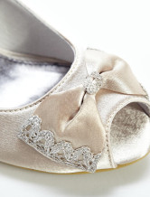 Chaussures de mariage en couleur romantique de champagne en satin 