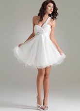 Robe courte de fête de la rentrée en blanc splendide d'épaule single en tulle 