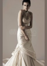 Robe de soirée en joli blanc d'A-linge en taffetas avec balayage 