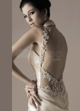 Robe de soirée en joli blanc d'A-linge en taffetas avec balayage 