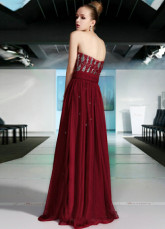 Prom robe sans bretelles rouge profond mousseline de soie Tencel étage longueur de femmes