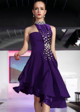 Soie pourpre unique comme robe de Cocktail de Satin Halter féminin