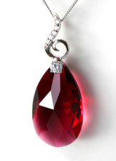 Qualité Waterdrop rouge en forme de collier de cristal