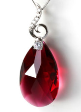 Qualité Waterdrop rouge en forme de collier de cristal