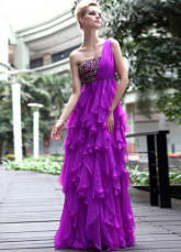 Fuchsia une épaule volants châssis tenue de soirée de mousseline de soie plissé perlées