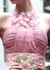Rose Halter dentelle perlée plissé robe du soir
