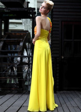 Fleur d'une épaule jaune perlée plissé robe du soir