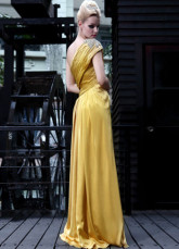 Vintage or une épaule perlée robe du soir Satin tissé de longueur de plancher plissé