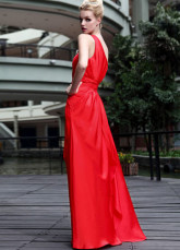 Taille de Empire une épaule rouge perlée robe du soir Satin tissé plissé