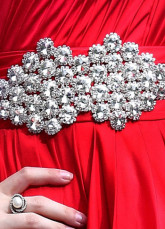Taille de Empire une épaule rouge perlée robe du soir Satin tissé plissé
