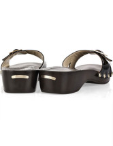 Sandales plates confortables en noir d'orteil ouvert à talons hauts avec plate-forme en cuir 