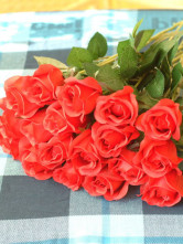 Red Rose Attractive Fleurs en soie unique