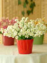 Attractive White Flower soie rouge Vase Set