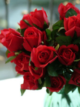 Brilliant Red Roses en tissu de soie de soie Fleurs Bouquet