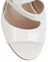 Sandales blanches de 4 1/3'' talons en cuir verni 