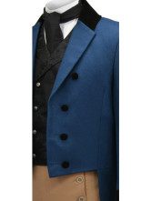 un unique manteau a queue bleu foncé  à double boutonnage du tissu jazz