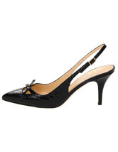Chaussures noires et pointues à talons hauts