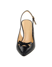 Chaussures noires et pointues à talons hauts