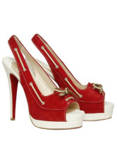 Sandales en rouge splendide à talons hauts avec plate-forme en daim 