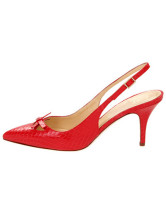 Chaussures rouges et pointues à talons hauts en peau de mouton 