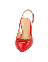 Chaussures rouges et pointues à talons hauts en peau de mouton 