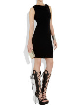 Chaussures noires de mode pour femmes en cuir verni aux talons hauts