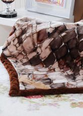 Superbe brune 200 * 230 cm Raschel lit courtepointe