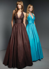Robe de demoiselle d'honneur en couleur de chocolat à licou en taffetas de longueur à plancher 