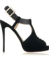 Sandales noires d'orteil aigu et à talons hauts en peau de mouton 