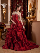Robe de boule en couleur attractif de bourgogne et en taffetas avec balayage 