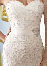 White Strapless Sweetheart Mermaid Trumpet Yarn Wedding Dress