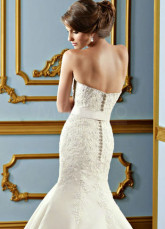 White Strapless Sweetheart Mermaid Trumpet Yarn Wedding Dress