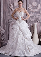 Robe de mariage en taffetas cache coeur avec broderie
