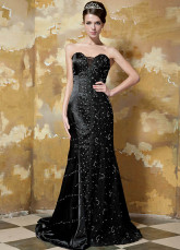 Trägerloses Abendkleid aus Stretch Satin in Schwarz