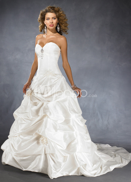 Posts Related to Ball Gown Strapless Draped Taffeta Wedding Dress