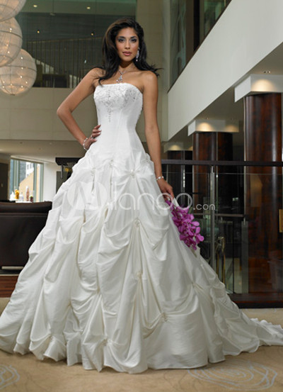 Taffeta Beaded PickUp Wedding Dress This dress features its pickup skirt 