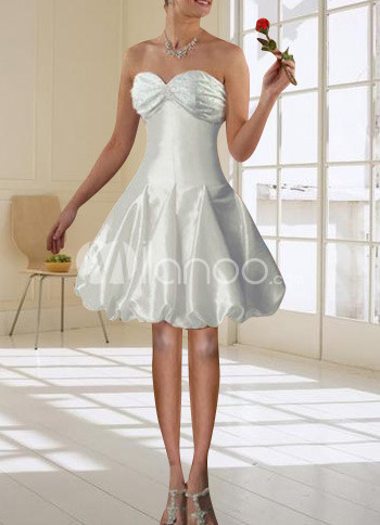 Cute Strapless Sweetheart Knee Length Beading Taffeta Mini Wedding Dress