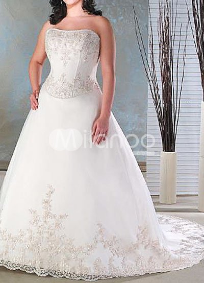 Lace Ivory Ball Gown Plus Size White Sweetheart Embroidery Beading Satin