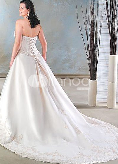 Lace Ivory Ball Gown Plus Size White Sweetheart Embroidery Beading Satin