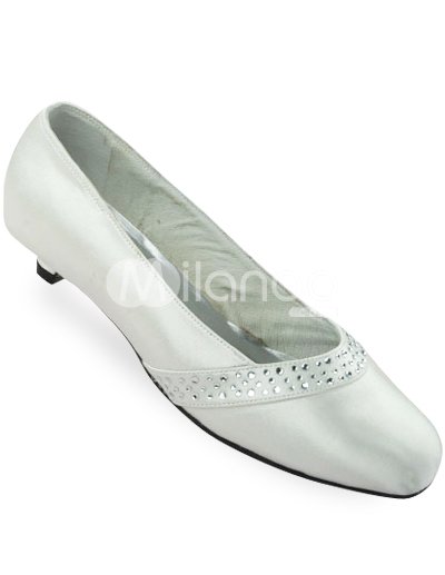 White Flats Wedding Shoes on Flat Wedding Shoes   Where To Find Them And Save