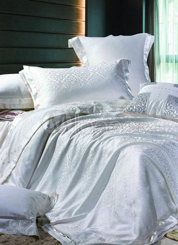 4-pc Comfortable White Imitated Silk Duvet Cover Bedding Set