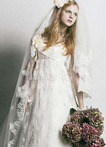 White Lace Strapless Train 2012 Wedding Dress